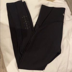 Barry’s Lululemon train times pants 7/8 25”